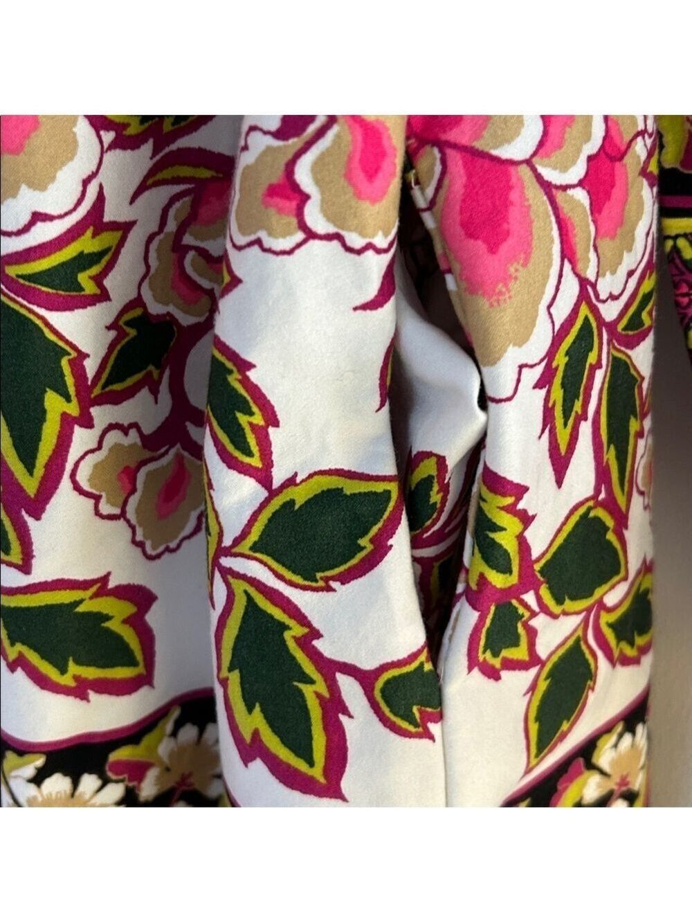 Natori x Disney Alice Through The Looking Glass Kimono - Picture 9 of 9